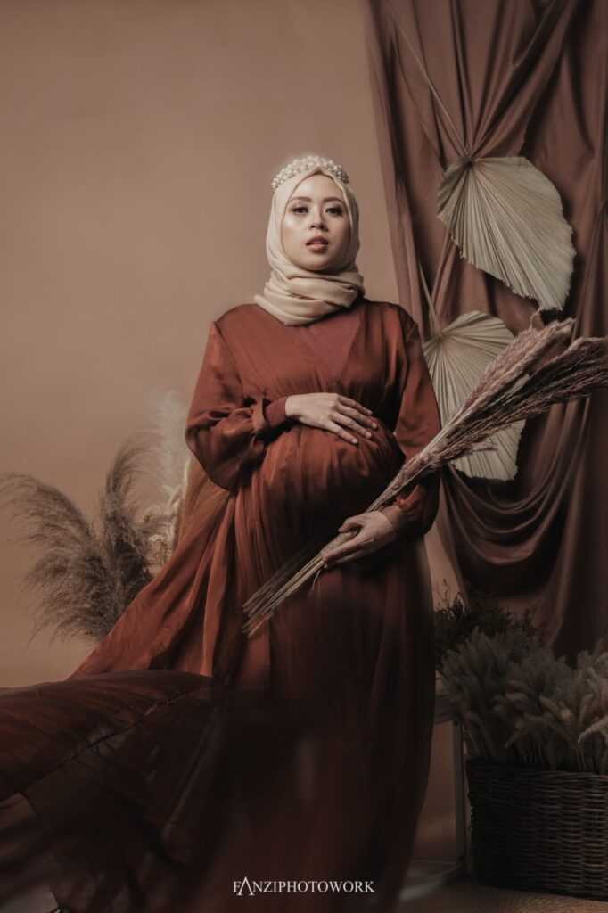 Hijab Maternity Photo