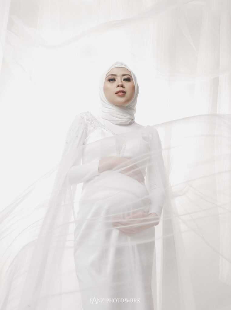 Hijab Maternity Photo